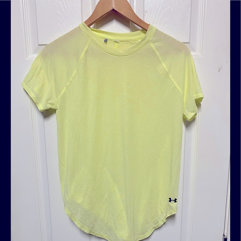 🌸 Under Armour sheer yellow shirt with cut outs🌸